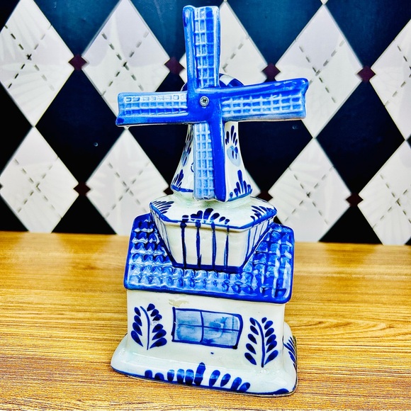 Music Box Blue and White Delft Windmill – Hand-Painted Ceramic – Vintage Dutch - Picture 6 of 12